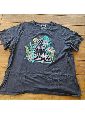 Def Leppard Safari Nature Band T Shirt Womens XXL